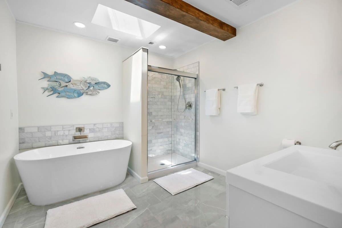 The St Augusdream Renovated Beach House Sleeps 8 Walk To Beach St. Augustine Bagian luar foto