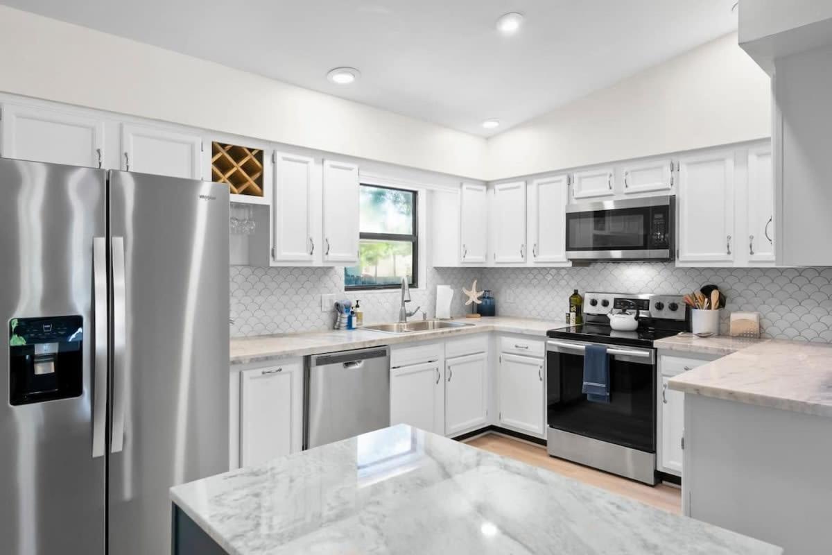 The St Augusdream Renovated Beach House Sleeps 8 Walk To Beach St. Augustine Bagian luar foto