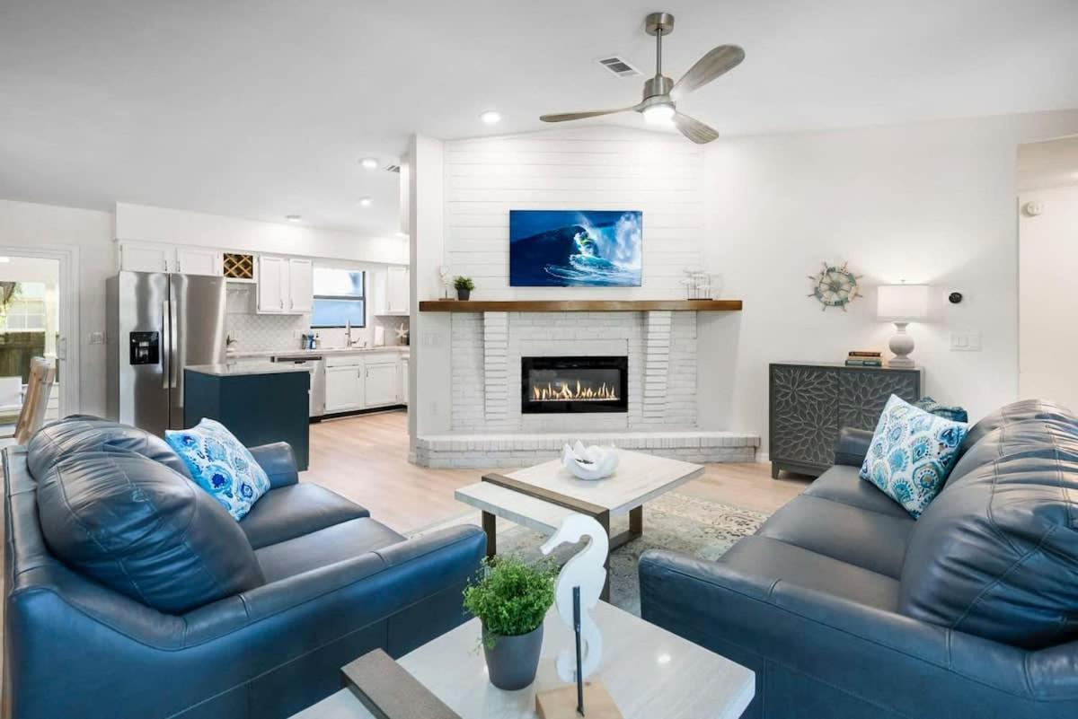 The St Augusdream Renovated Beach House Sleeps 8 Walk To Beach St. Augustine Bagian luar foto