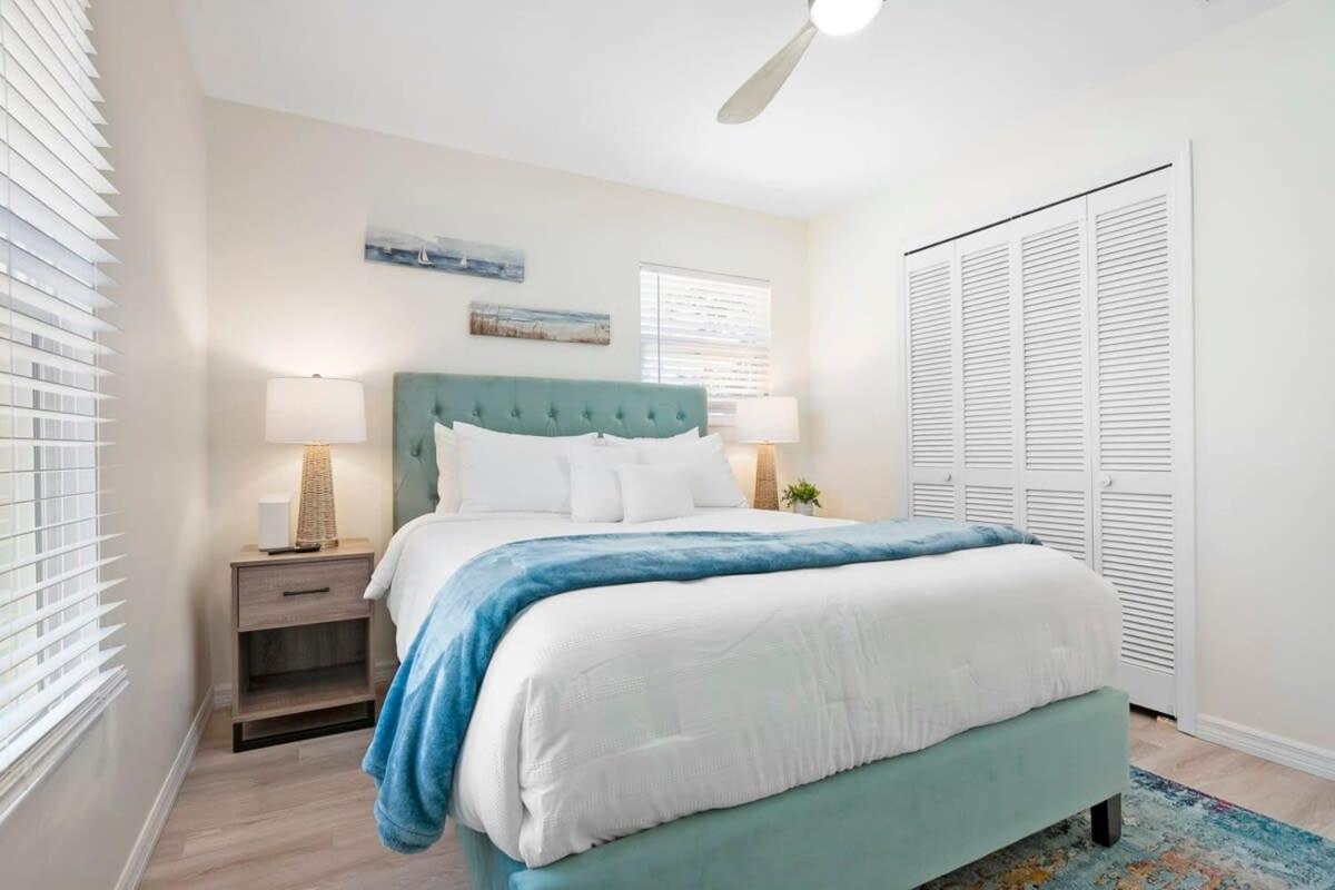 The St Augusdream Renovated Beach House Sleeps 8 Walk To Beach St. Augustine Bagian luar foto