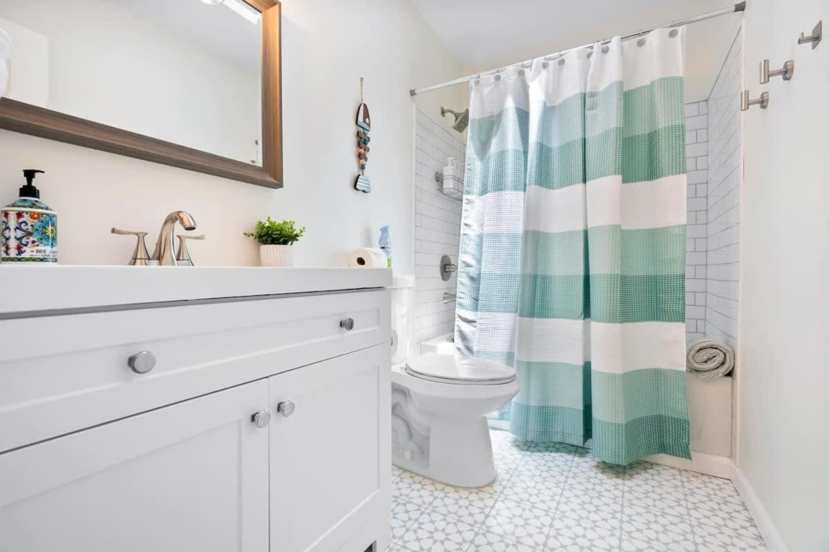 The St Augusdream Renovated Beach House Sleeps 8 Walk To Beach St. Augustine Bagian luar foto