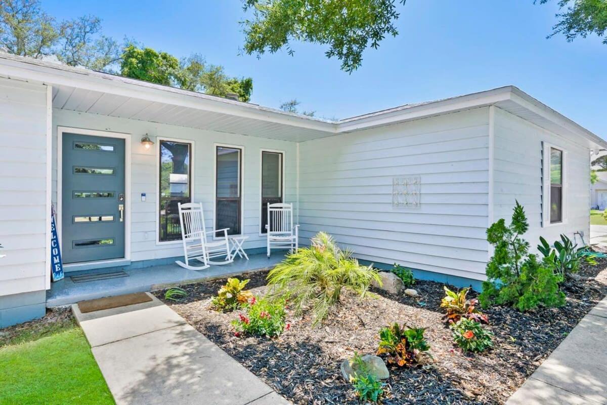 The St Augusdream Renovated Beach House Sleeps 8 Walk To Beach St. Augustine Bagian luar foto